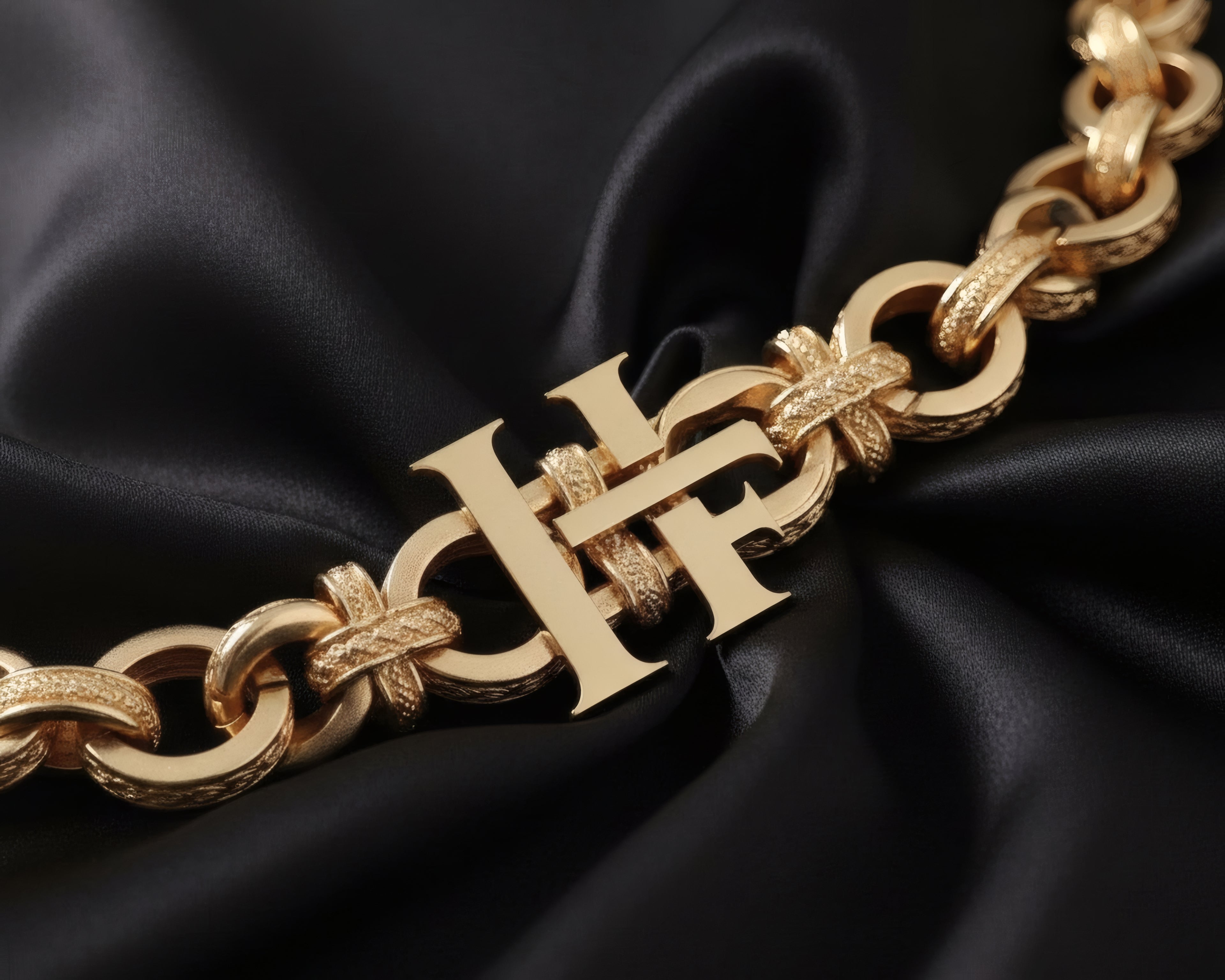 HIEME Fashion Angel Link 18K Gold Bracelet